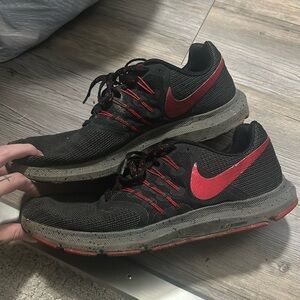 Men’s 11.5 Nike Tennis Shoes